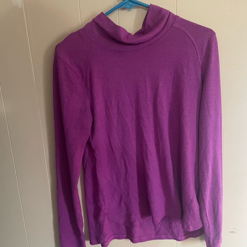 Athletic shirt